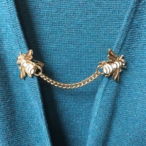 ⭐️3/$20⭐️  Bumblebee Sweater Clasp
